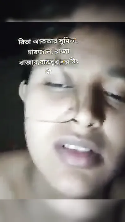 Desi Muslim girl shows her perky XXX tits and fingers sweet vagina