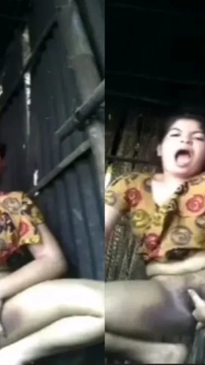 Horny Bangladeshi girl fingers her Desi pussy and moans for XXX vid