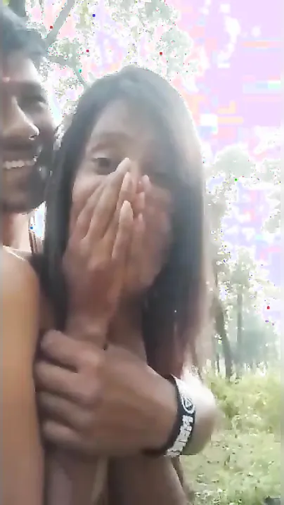 Desi Dehati lovers pose naked for amateur selfie XXX clip outdoors