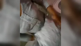 Bhabhi takes off bra to show her XXX tits in amateur Desi video