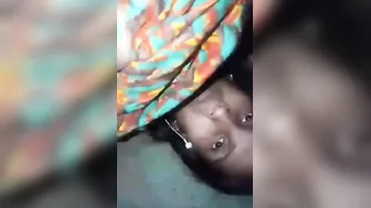 Hot amateur XXX clip of Bengali housewife teasing with her Desi twat