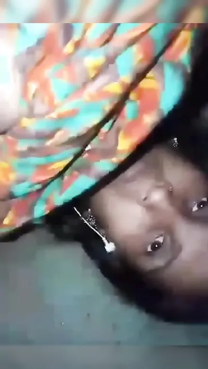 Hot amateur XXX clip of Bengali housewife teasing with her Desi twat
