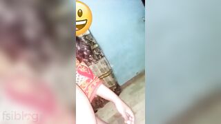 Lustful Desi couple has no shame to copulate during XXX video call