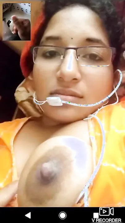Beautiful Desi mom milking her huge XXX boobs during video call
