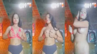 Amateur Desi clip of slender Dehati teeny showing off her XXX curves