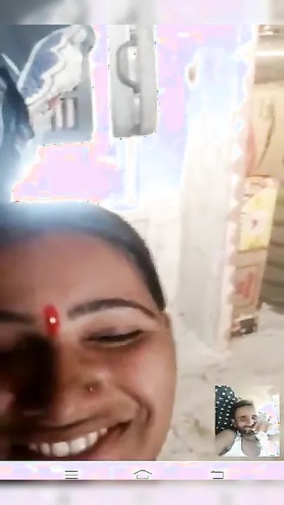 Whatsup XXX video call of Desi wench demonstrating her hairy pussy