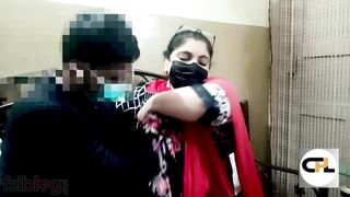 For cash Desi Bhabhi allows Pakistani boss to touch her XXX hot boobs