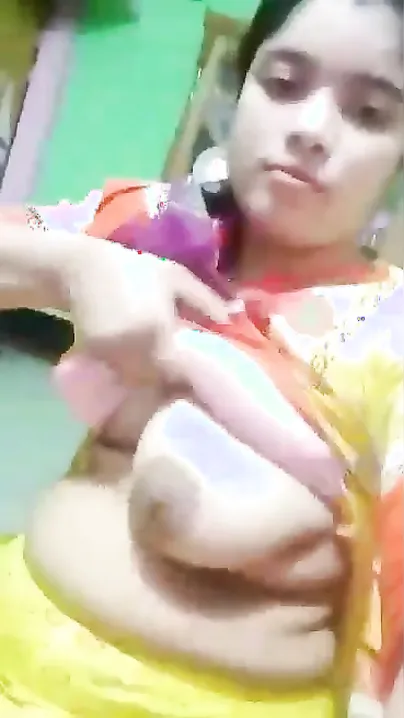 Desi village wife is in mood for XXX striptease at home in MMS video