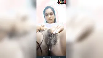 XXX Desi girl's twat isn't shaved in homemade MMS video show on camera