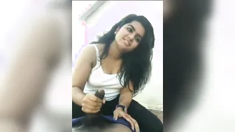 Desi girl allows XXX boyfriend to make MMS video during a handjob