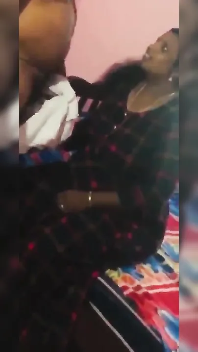 Mature Mallu slut takes hubby's XXX dick and blows for Desi video