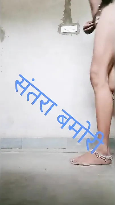 Hot Dehati chick poses for the cam showing her smooth Desi XXX pussy