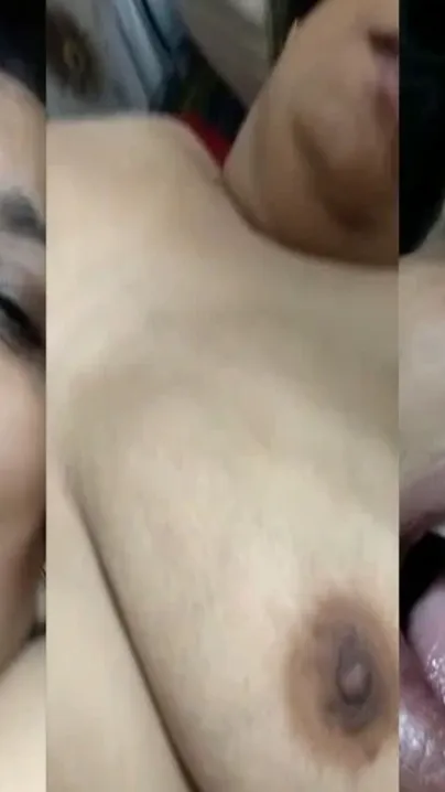 Mature Desi XXX housewife showing her gorgeous boobs on cam