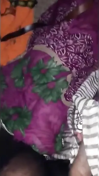 Desi Bihari XXX housewife captured absolutely nude on mobile cam MMS