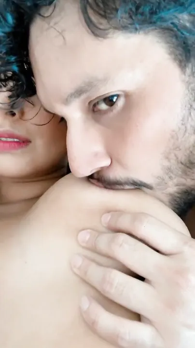 Hottest Desi XXX slut gets her sexy boobs sucked by boyfriend on cam MMS