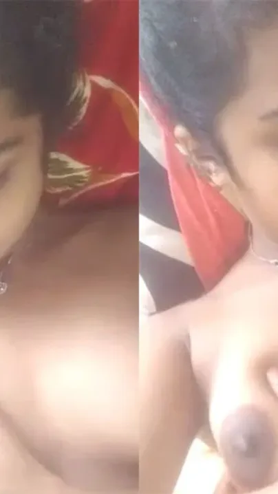 Desi slut reveals skinny XXX body holding the camera with one hand