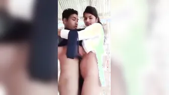 Guwahati slut kisses Desi man who touches her XXX assets on camera