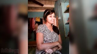 Desi MILF MMS video for boyfriend who wants XXX striptease on camera