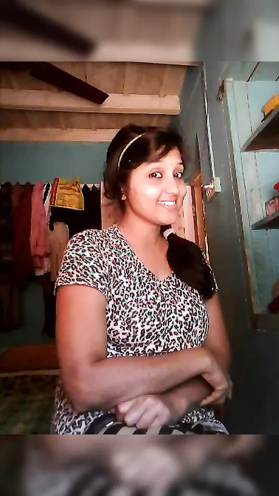 Desi MILF MMS video for boyfriend who wants XXX striptease on camera