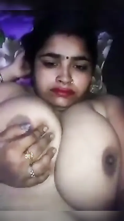 Desi wife leaked video where she flaunts juicy boobs and hairy XXX hole