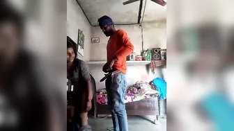 Tricky Desi housewife manages to lure her client into XXX encounter