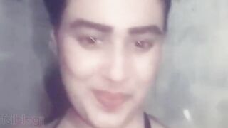 Desi hottie is online just to expose naked titties for XXX wankers