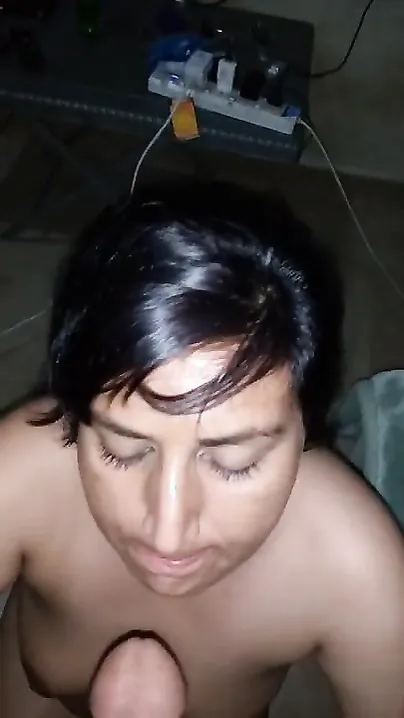 Desi slut scandalous video where she blows XXX pornographer's dick