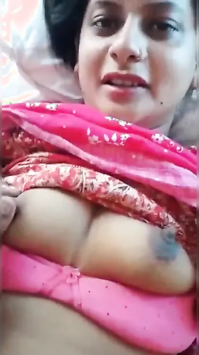 Bhabhi is fucked by Desi guy who cums on pubis at end of the video