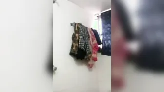 XXX footage of Bengali Desi babe who likes capturing herself in bath