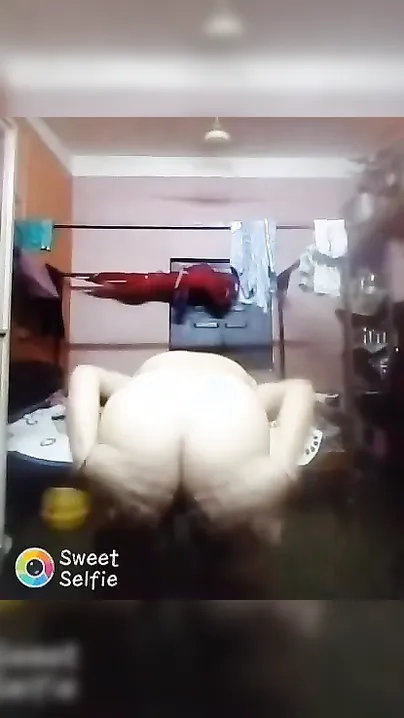 Desi whore in home XXX porn where she bends and spreads her ass wide