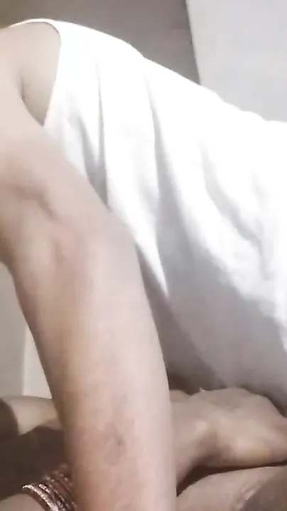 Fans of XXX movies make their own where hubby nails Desi wife in bed