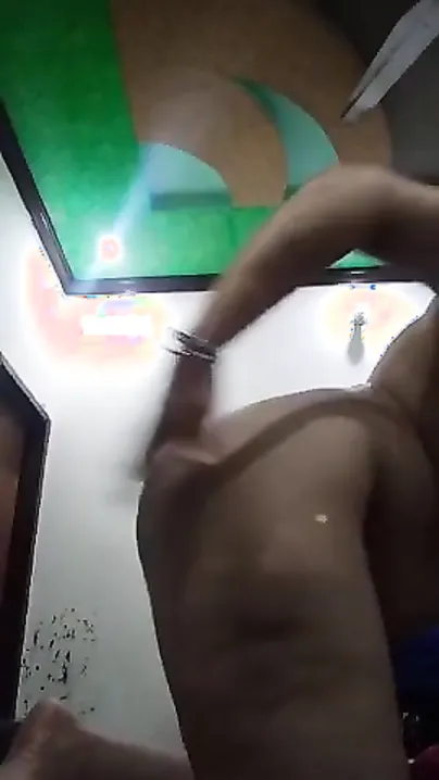 Paki courtesan opens XXX realm for Desi viewers who want striptease
