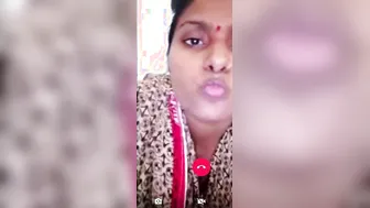 Desi village Dehati Bhabhi tempts her XXX sponsor via video link