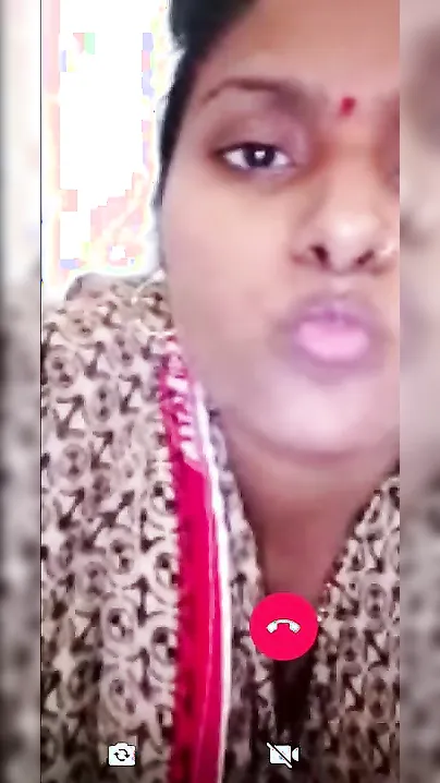 Desi village Dehati Bhabhi tempts her XXX sponsor via video link