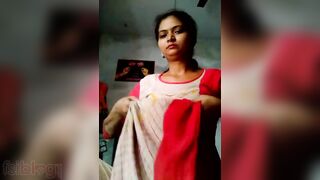 Hot Dehati Desi performs hot XXX striptease in front of the camera