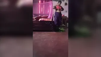 Cock-hungry Bhabhi cheats with Desi Devar in this hidden cam XXX video