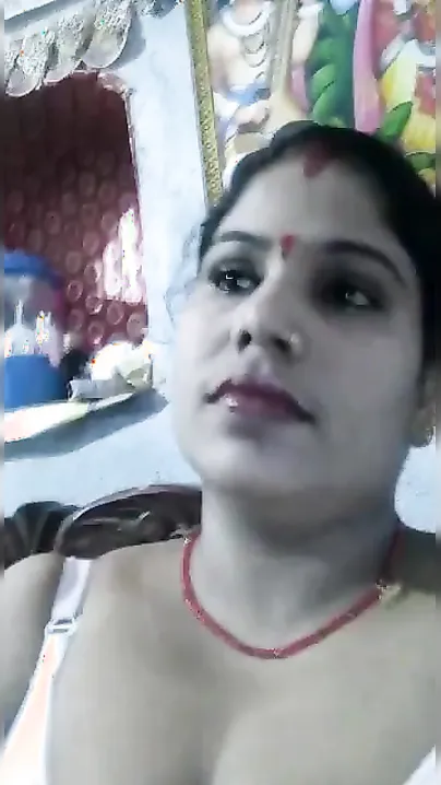 Naked Dehati Desi MILF in extraordinary poses in this XXX home video