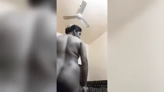 Desi Bhabhi' pussy needs caress so MILF gets naked for XXX masturbation