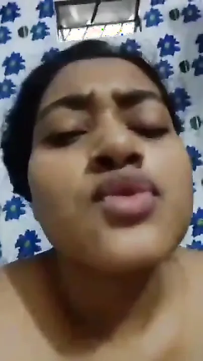 Horny Desi XXX girl masturbating and squirting in the bathroom MMS