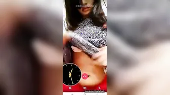 Bangla Desi XXX girl showing her sexy nude body on camera