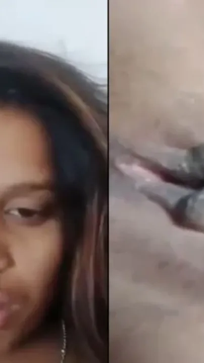Super horny Desi XXX girl’s entertaining live sex chat session