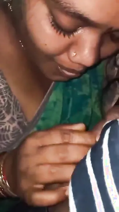 Bangla Desi village XXX girl showing her assets on camera