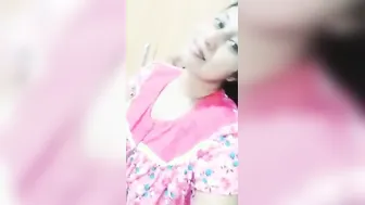 Beautiful Sri Lankan Desi XXXX girl’s nude show on selfie cam