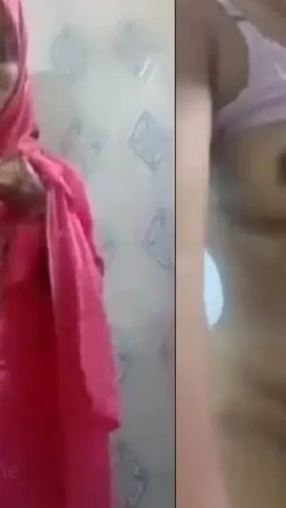 Unsatisfied Muslim Desi XXX girl undresses and shows her tits and pussy