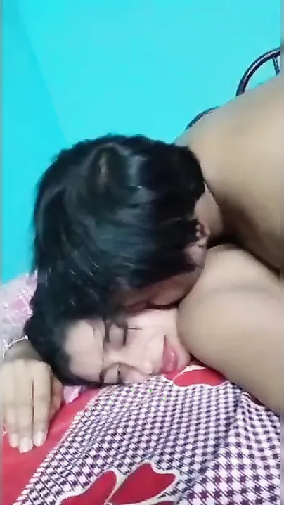 Beautiful Desi XXX girl making her own sex video with her boyfriend MMS