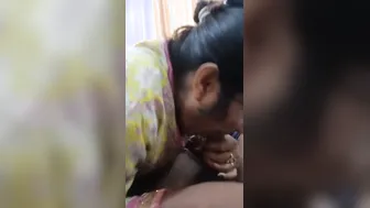 Local Desi XXX aunty sucking dick of her house owner MMS