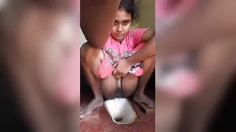 Naughty Desi XXX girl showing her pussy and pissing MMS video