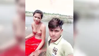 Dehati Desi XXX lovers enjoying outdoor sexy bathing on selfie cam MMS