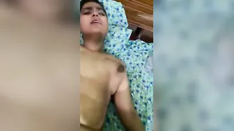 Sexy hairless Desi XXX pussy gets fucked by boyfriend MMS