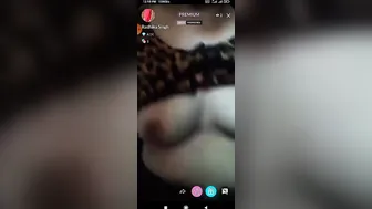 Indian Dehati Desi XXX wife shows her nude body on live cam